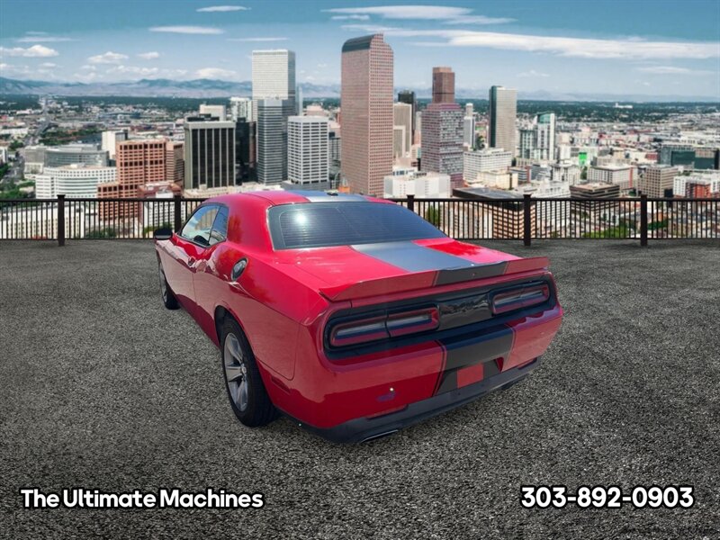 2019 Dodge Challenger SXT - Photo 5 - Denver, CO 80204