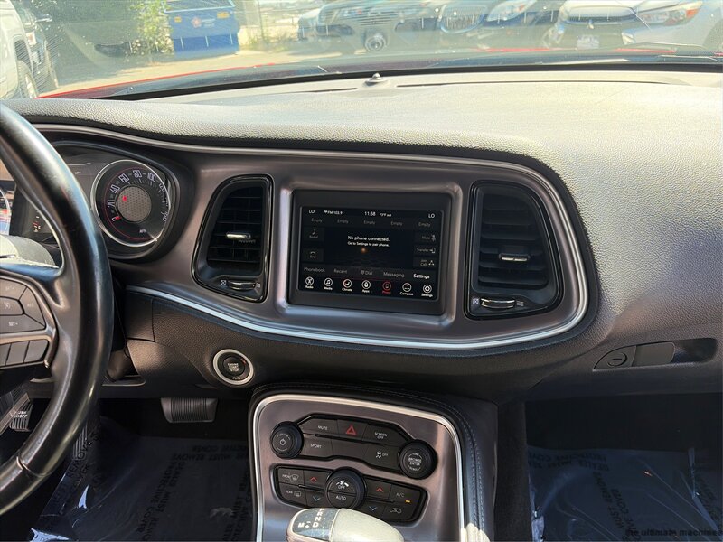 2019 Dodge Challenger SXT - Photo 14 - Denver, CO 80204