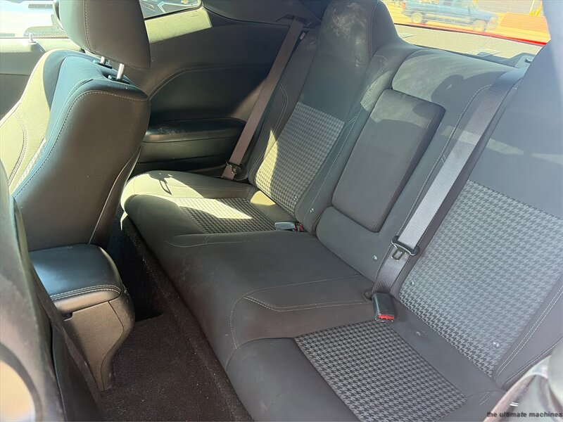 2019 Dodge Challenger SXT - Photo 10 - Denver, CO 80204