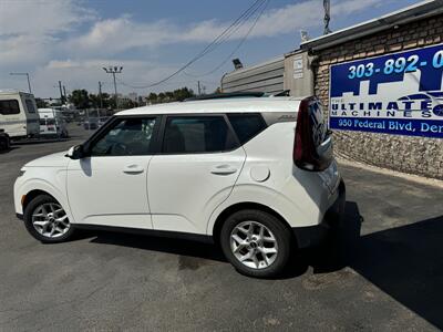 2021 Kia Soul S   - Photo 2 - Denver, CO 80204