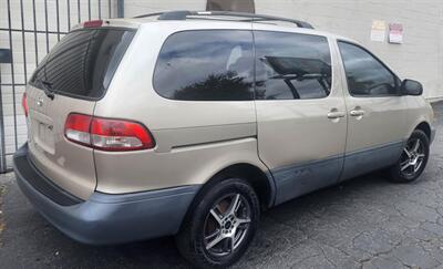 2003 Toyota Sienna LE   - Photo 17 - Sun Valley Ca, CA 91352