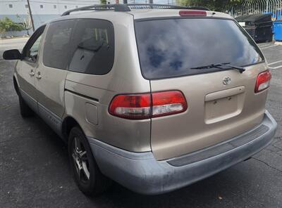 2003 Toyota Sienna LE   - Photo 8 - Sun Valley Ca, CA 91352