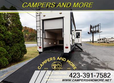 2020 Cedar Creek Silverback 37RTH Toy Hauler   - Photo 7 - Bluff City, TN 37618