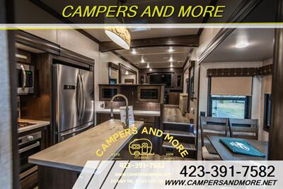 2020 Cedar Creek Silverback 37RTH Toy Hauler   - Photo 2 - Bluff City, TN 37618