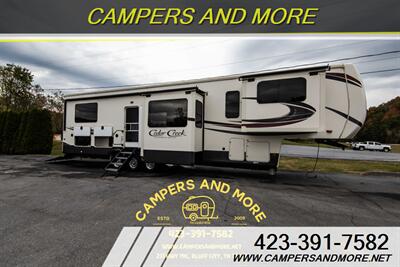 2020 Cedar Creek Silverback 37RTH Toy Hauler   - Photo 13 - Bluff City, TN 37618