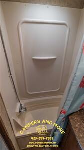 2013 HEARTLAND PIONEER 31DS   - Photo 10 - Bluff City, TN 37618