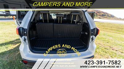 2018 Toyota Highlander XLE   - Photo 9 - Bluff City, TN 37618