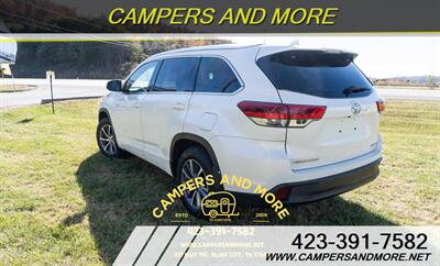 2018 Toyota Highlander XLE   - Photo 7 - Bluff City, TN 37618