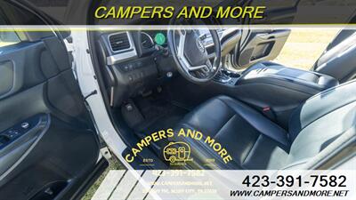 2018 Toyota Highlander XLE   - Photo 4 - Bluff City, TN 37618
