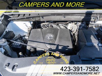 2018 Toyota Highlander XLE   - Photo 12 - Bluff City, TN 37618