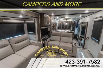 2023 Grand Design Solitude 376RD 5th wheel   - Photo 5 - Bluff City, TN 37618