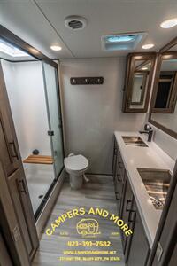 2023 Grand Design Solitude 376RD 5th wheel   - Photo 7 - Bluff City, TN 37618