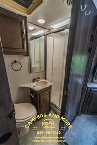 2018 Coachmen Freelander 28BH Ford E450   - Photo 9 - Bluff City, TN 37618