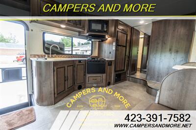 2018 Coachmen Freelander 28BH Ford E450   - Photo 6 - Bluff City, TN 37618