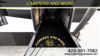 2022 KEYSTONE OUTBACK 330RL   - Photo 15 - Bluff City, TN 37618