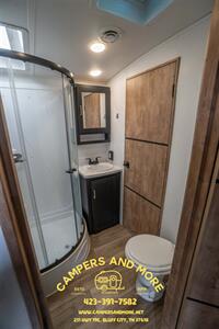 2022 KEYSTONE OUTBACK 330RL   - Photo 11 - Bluff City, TN 37618