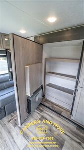 2023 Coleman Dutchmen 2955RL Light - Photo 5 - Bluff City, TN 37618