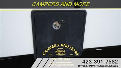 2023 Coleman Dutchmen 2955RL Light - Photo 10 - Bluff City, TN 37618