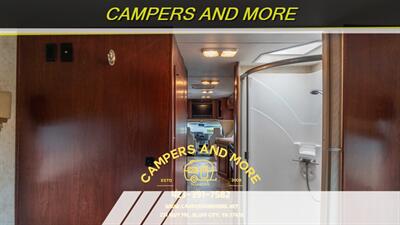 2013 NEXUS RV Phantom 31P Ford E450   - Photo 9 - Bluff City, TN 37618