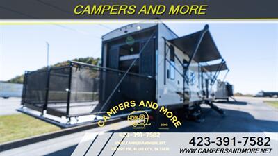 2023 FOREST RIVER ALPHA WOLF 345PACK14.5 Toy Hauler   - Photo 5 - Bluff City, TN 37618