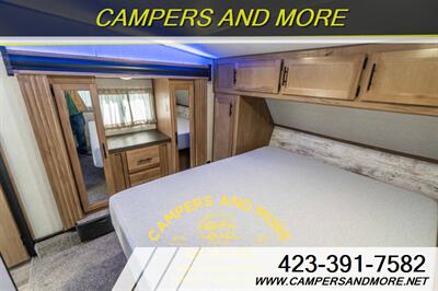 2023 FOREST RIVER ALPHA WOLF 345PACK14.5 Toy Hauler   - Photo 12 - Bluff City, TN 37618