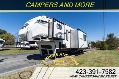2023 FOREST RIVER ALPHA WOLF 345PACK14.5 Toy Hauler   - Photo 17 - Bluff City, TN 37618