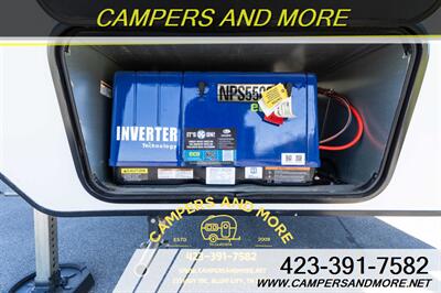 2023 FOREST RIVER ALPHA WOLF 345PACK14.5 Toy Hauler   - Photo 15 - Bluff City, TN 37618