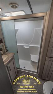 2021 KEYSTONE MONTANA 383TH   - Photo 14 - Bluff City, TN 37618