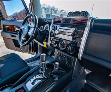 2008 Toyota FJ Cruiser   - Photo 2 - Bluff City, TN 37618