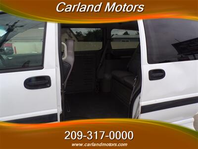 2002 Chevrolet Venture LS w/Wheel Chair Access   - Photo 16 - Stockton, CA 95205