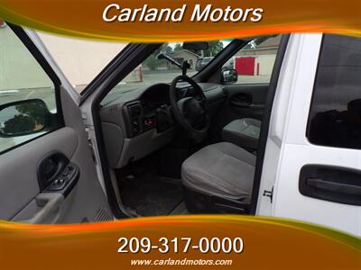 2002 Chevrolet Venture LS w/Wheel Chair Access   - Photo 12 - Stockton, CA 95205