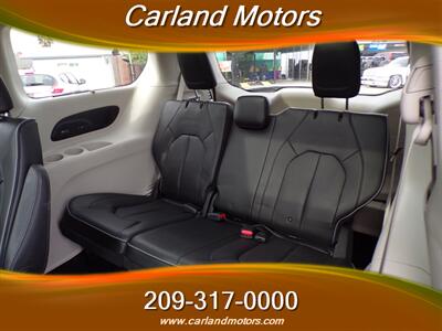 2018 Chrysler Pacifica Limited   - Photo 17 - Stockton, CA 95205