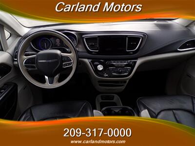 2018 Chrysler Pacifica Limited   - Photo 18 - Stockton, CA 95205