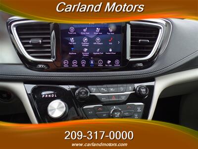 2018 Chrysler Pacifica Limited   - Photo 21 - Stockton, CA 95205