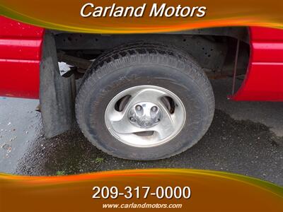 2001 Dodge Ram 1500 SLT   - Photo 15 - Stockton, CA 95205