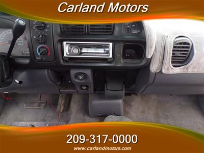 2001 Dodge Ram 1500 SLT   - Photo 14 - Stockton, CA 95205