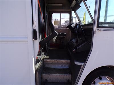 2009 Workhorse W42   - Photo 14 - Stockton, CA 95205