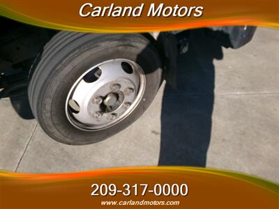 2021 Isuzu NRR Box Truck w/Lift   - Photo 14 - Stockton, CA 95205