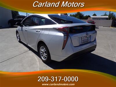 2018 Toyota Prius Two   - Photo 6 - Stockton, CA 95205