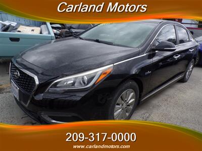 2016 Hyundai SONATA Hybrid SE - Photo 1 - Stockton, CA 95205
