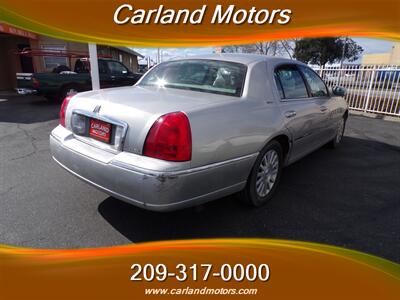 2003 Lincoln Town Car Executive   - Photo 7 - Stockton, CA 95205