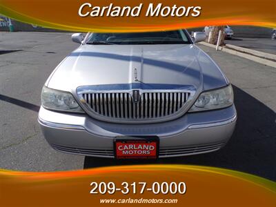 2003 Lincoln Town Car Executive   - Photo 2 - Stockton, CA 95205