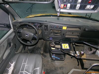 2009 Chevrolet Express 3500 BUS - Photo 20 - Stockton, CA 95205