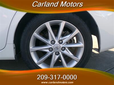 2013 Toyota Prius v Five Leather   - Photo 12 - Stockton, CA 95205