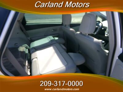 2013 Toyota Prius v Five Leather   - Photo 14 - Stockton, CA 95205
