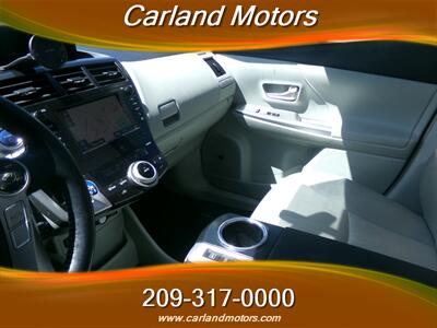 2013 Toyota Prius v Five Leather   - Photo 21 - Stockton, CA 95205