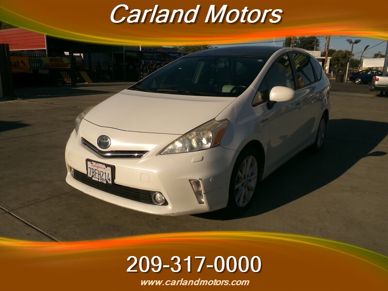 2013 Toyota Prius v Five Leather - Photo 1 - Stockton, CA 95205