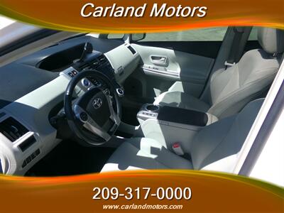 2013 Toyota Prius v Five Leather   - Photo 9 - Stockton, CA 95205