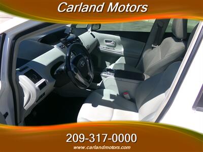 2013 Toyota Prius v Five Leather   - Photo 8 - Stockton, CA 95205