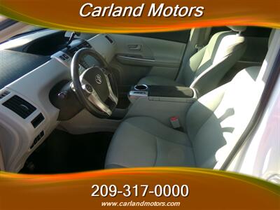 2013 Toyota Prius v Five Leather   - Photo 8 - Stockton, CA 95205